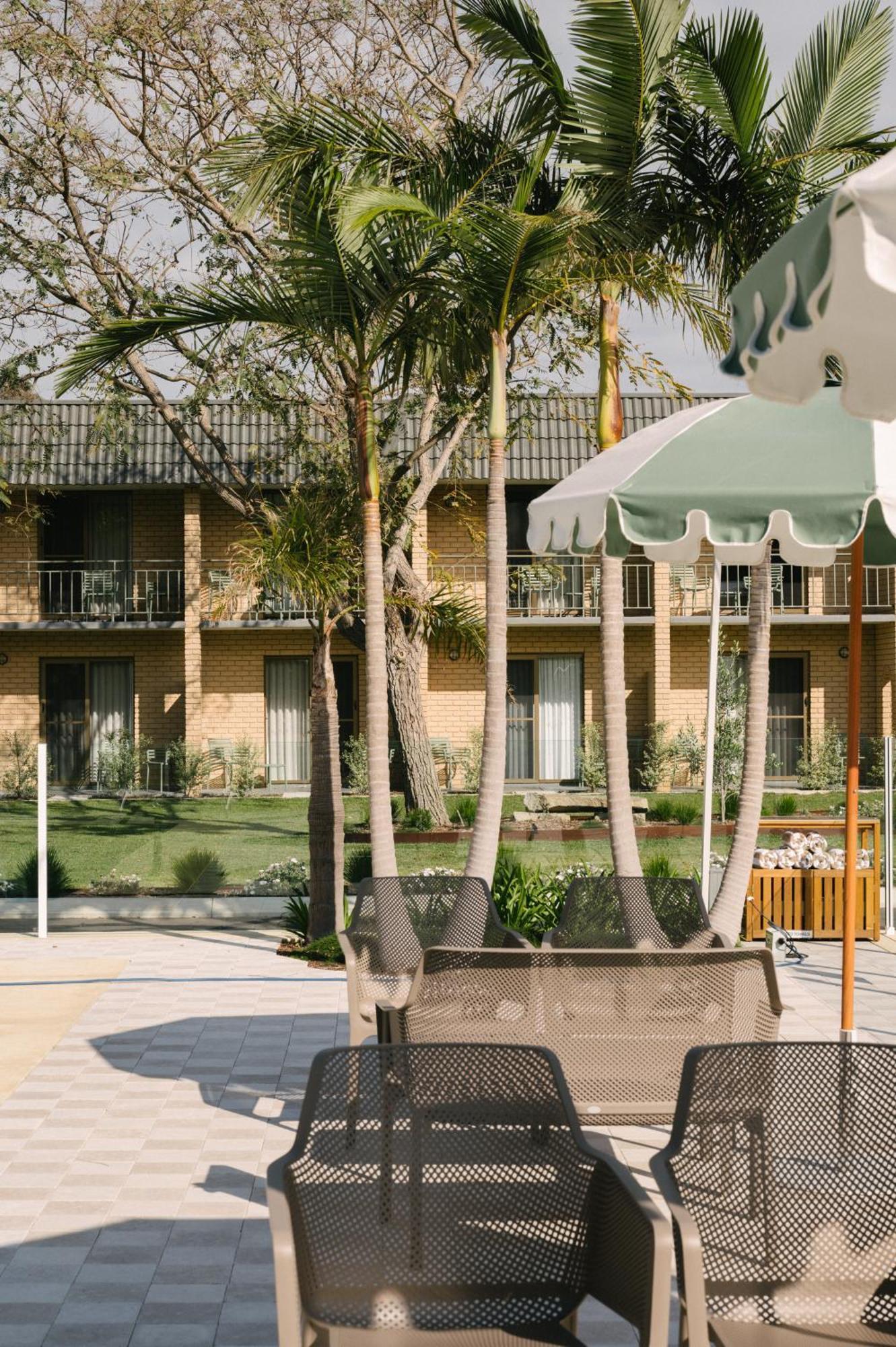 The Timothee Resort バッセルトン エクステリア 写真